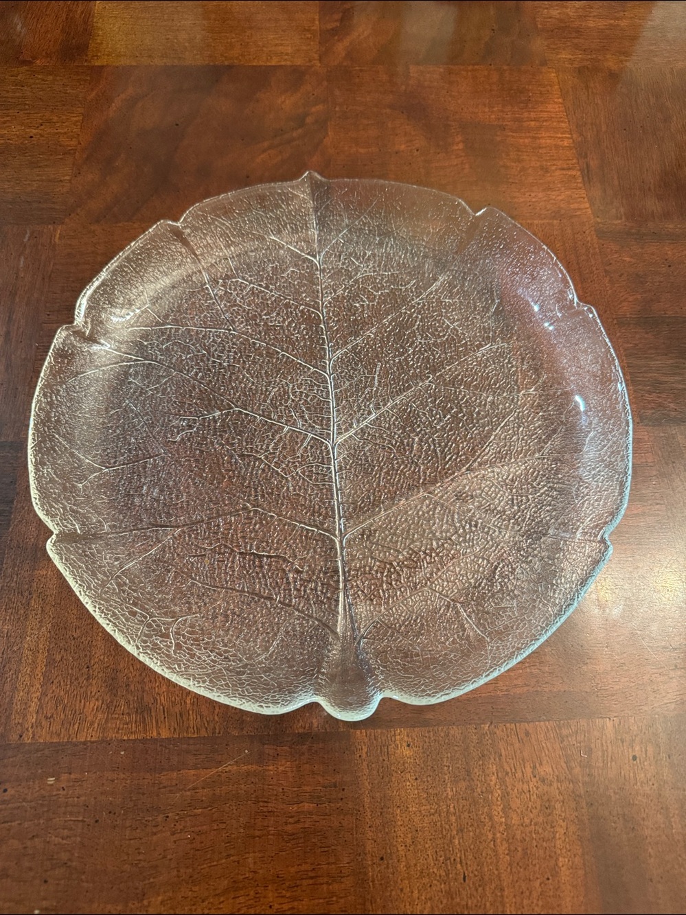 11" Arcoroc France Aspen Leaf Dinner Plate Serving Entertaining Platter